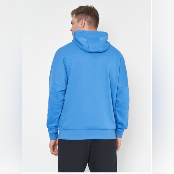 Puma Mercedes AMG Petronas F1 Street Hoodie - Picture 5 of 9